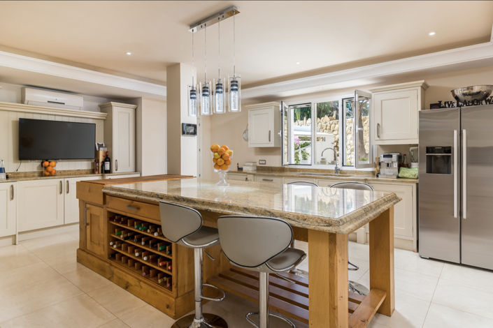 Image No.4-5 Bed House for sale