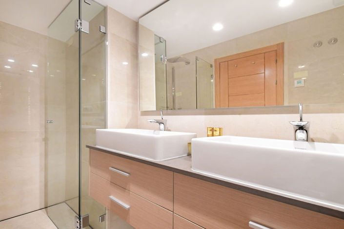 Image No.17-7 Bed House for sale