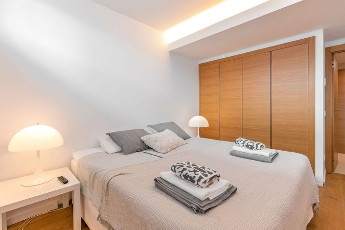 Image No.18-6 Bed House for sale