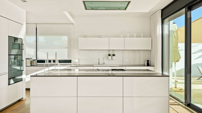 Image No.9-6 Bed House for sale