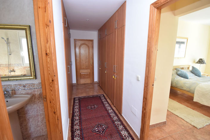 Image No.10-4 Bed House for sale