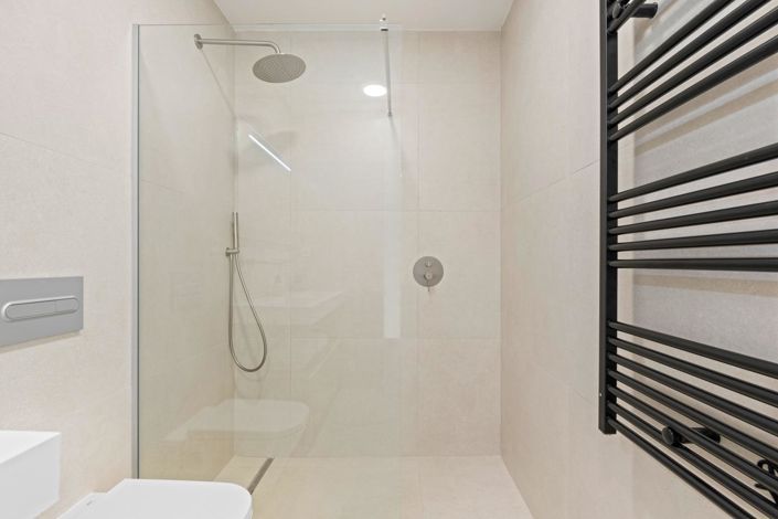 Image No.31-3 Bed Townhouse for sale