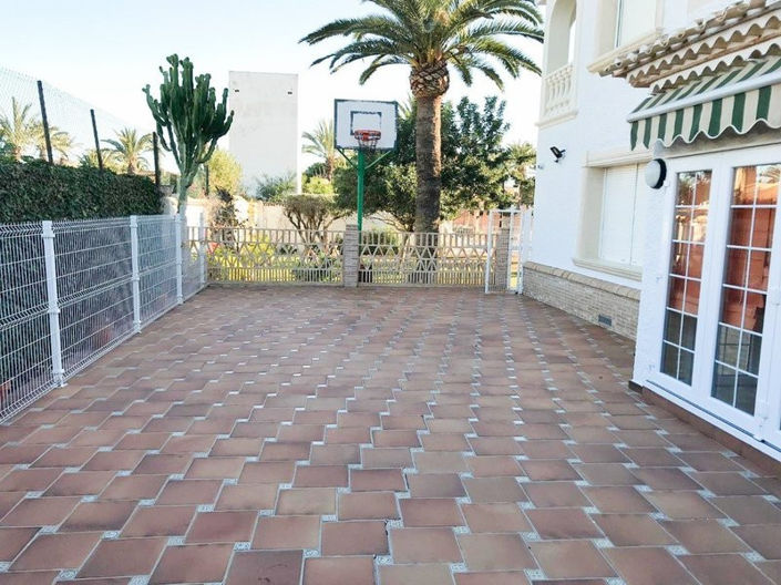 Image No.11-6 Bed House for sale