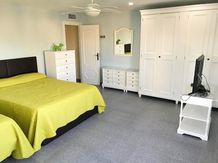 Image No.17-6 Bed House for sale