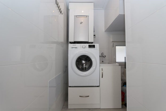 Image No.13-3 Bed House for sale