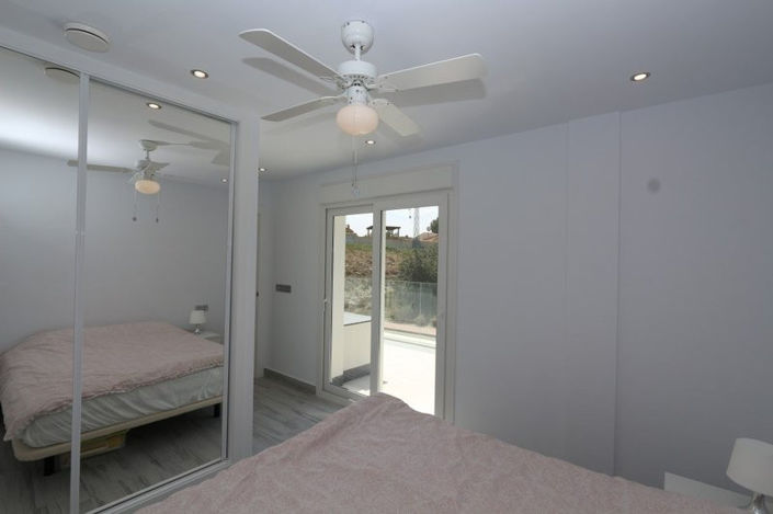 Image No.15-3 Bed House for sale