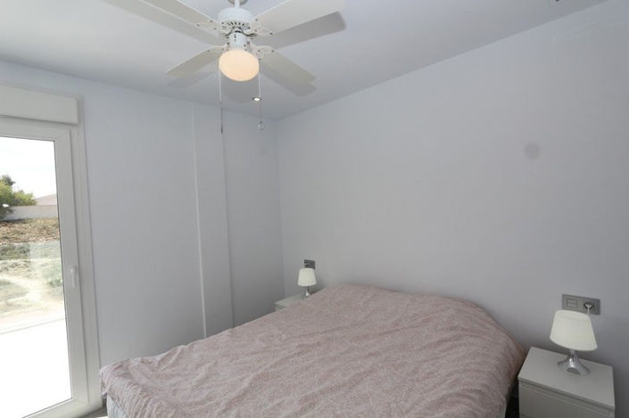 Image No.17-3 Bed House for sale