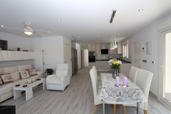 Image No.4-3 Bed House for sale