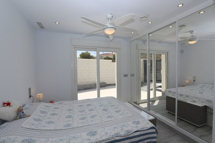 Image No.6-3 Bed House for sale