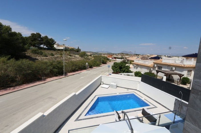 Image No.7-3 Bed House for sale