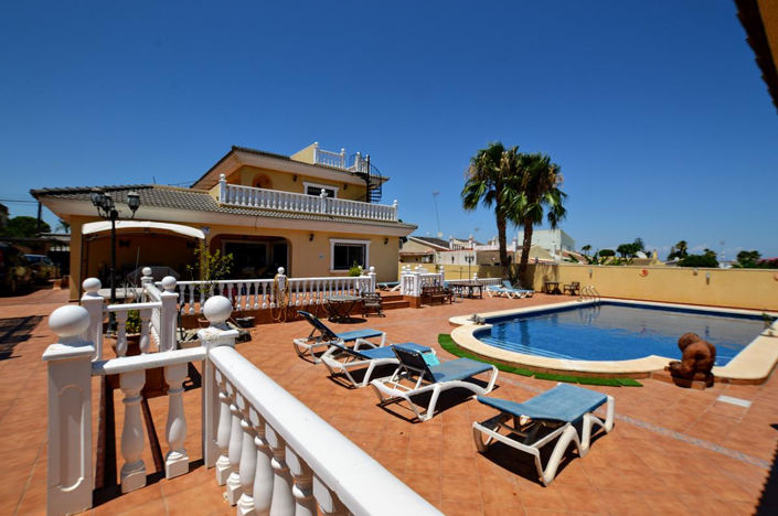 Image No.11-6 Bed House for sale