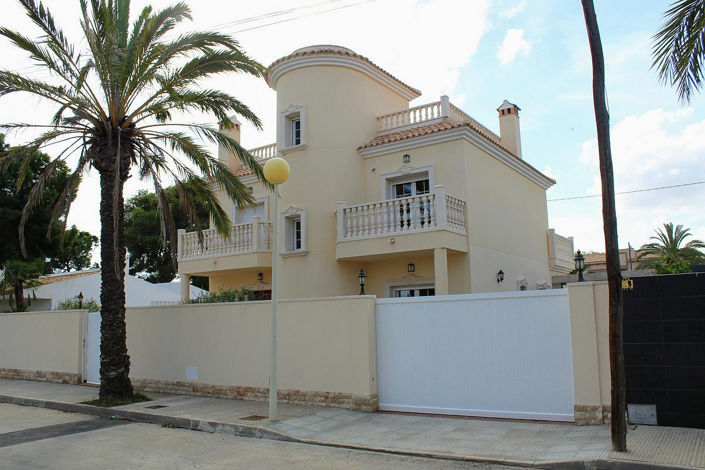 Image No.20-4 Bed House for sale