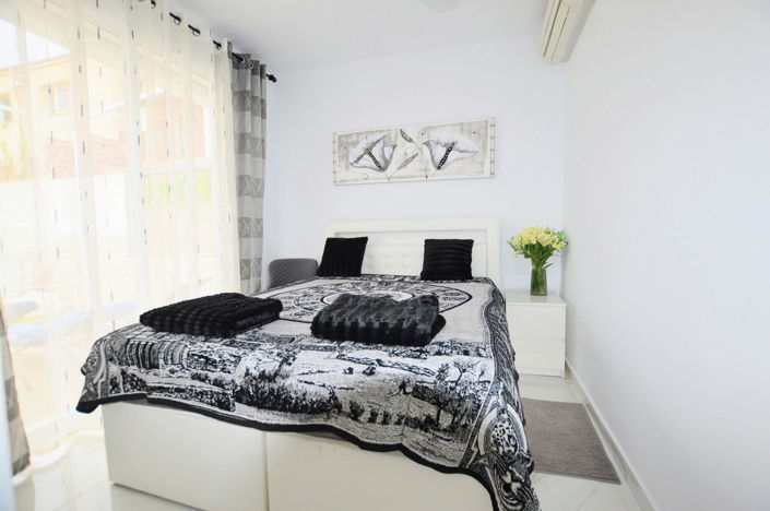 Image No.17-5 Bed House for sale