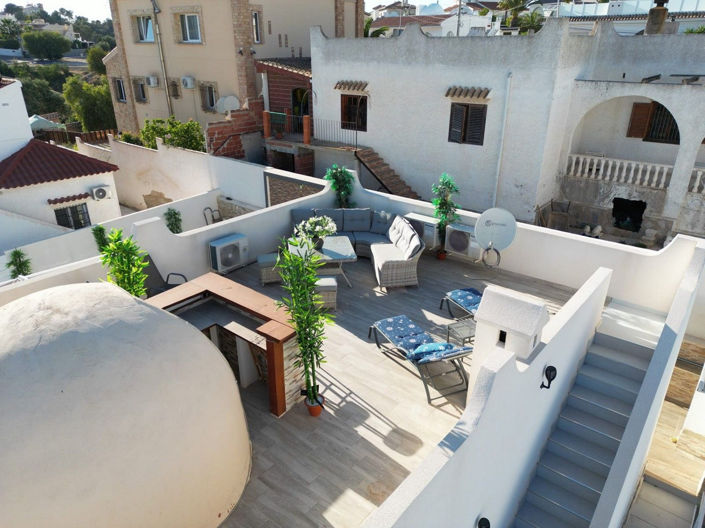 Image No.38-5 Bed House for sale