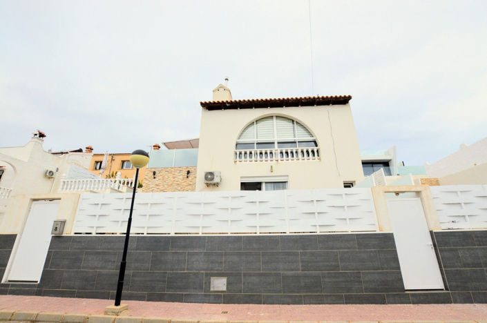 Image No.44-5 Bed House for sale