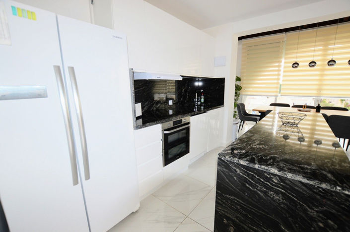 Image No.7-5 Bed House for sale