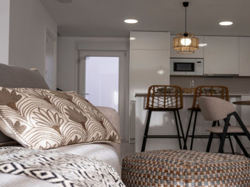 10-bb915d1cb19341576dcdc994b81ab9c5