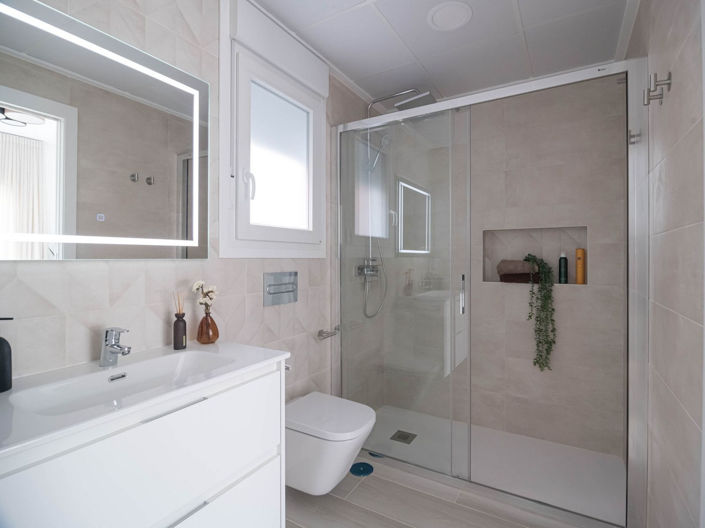 Image No.17-3 Bed House for sale