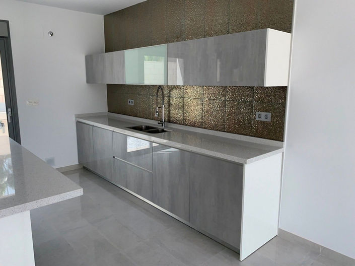 Image No.10-4 Bed House for sale