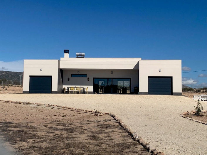 Image No.22-4 Bed House for sale