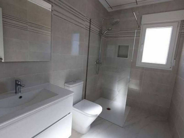 Image No.13-3 Bed House for sale