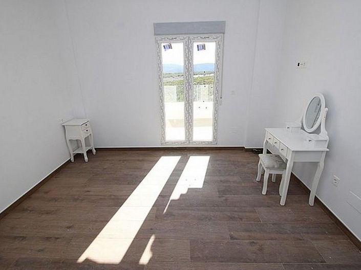 Image No.11-4 Bed House for sale