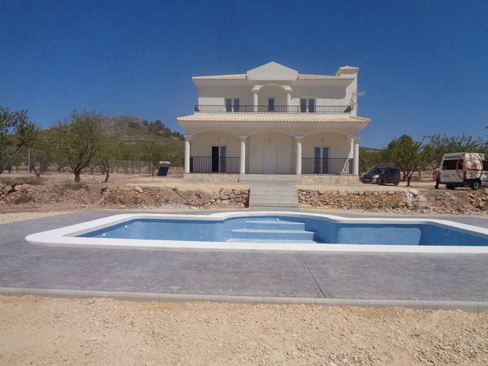 Image No.27-4 Bed House for sale