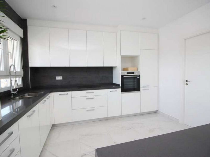 Image No.4-4 Bed House for sale