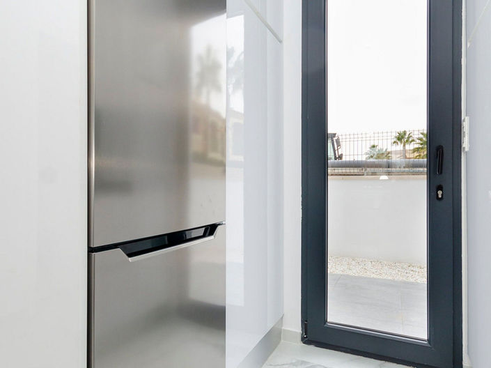 Image No.16-3 Bed House for sale