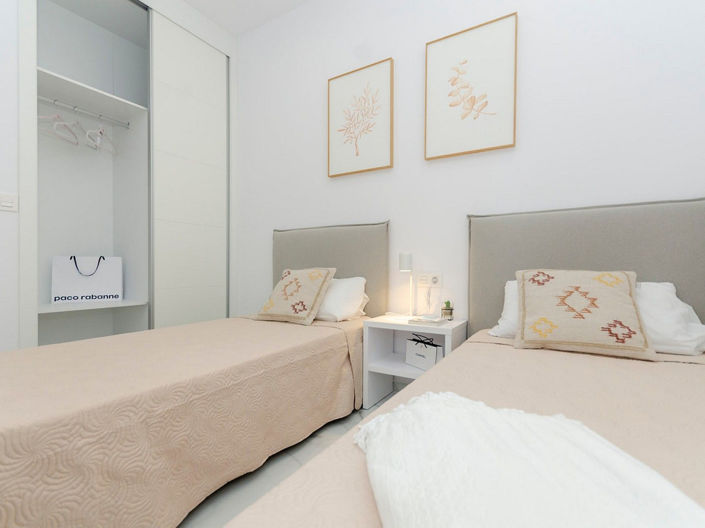 Image No.22-3 Bed House for sale