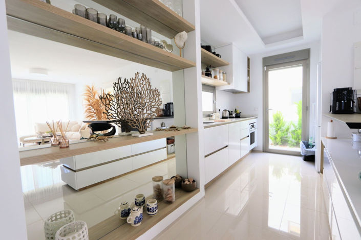 Image No.14-4 Bed House for sale