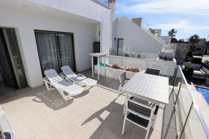 Image No.30-4 Bed House for sale