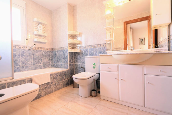 Image No.23-3 Bed House for sale