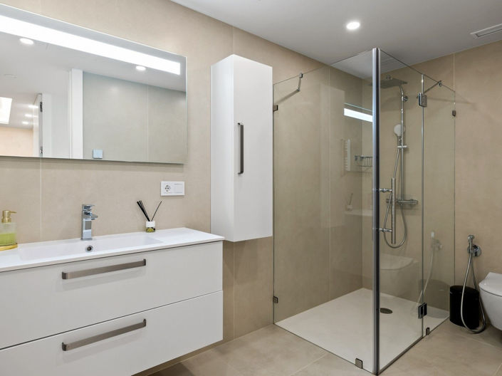 Image No.12-7 Bed Apartment for sale