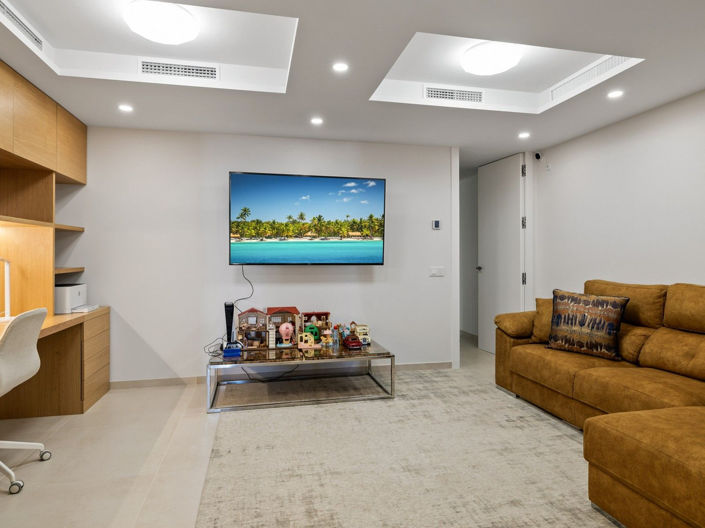 Image No.9-7 Bed Apartment for sale