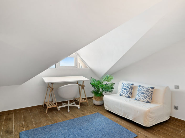 Image No.10-3 Bed Apartment for sale