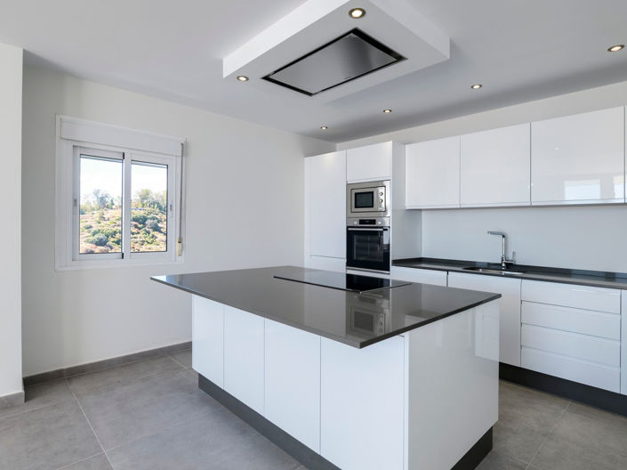 Image No.10-3 Bed Apartment for sale