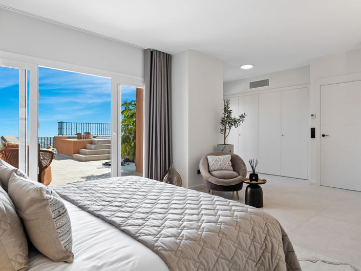 Image No.18-3 Bed Apartment for sale