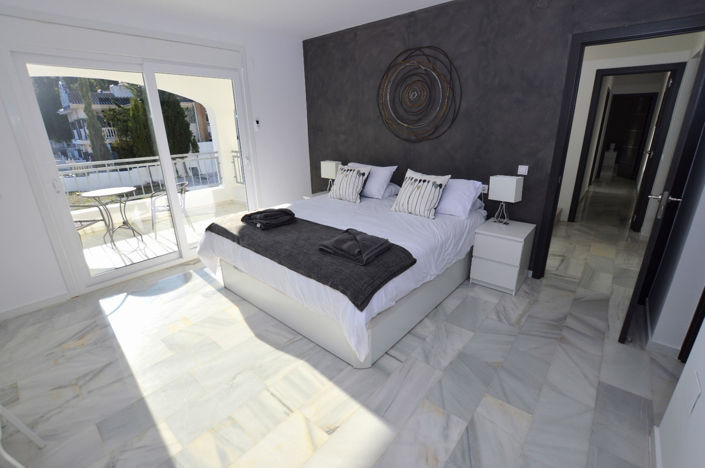 Image No.19-6 Bed House for sale