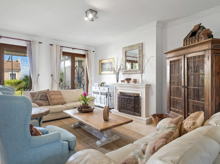 Image No.2-4 Bed House for sale