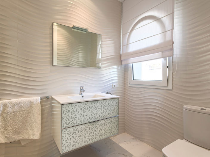 Image No.12-8 Bed House for sale