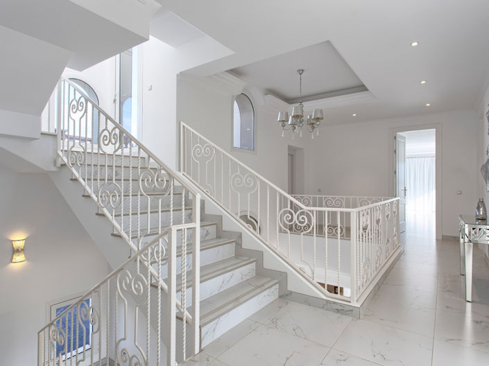 Image No.24-8 Bed House for sale