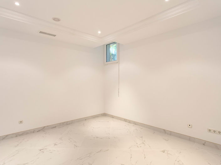 Image No.37-8 Bed House for sale