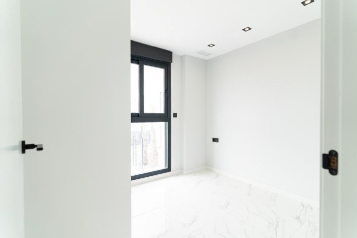 Image No.32-4 Bed Villa for sale