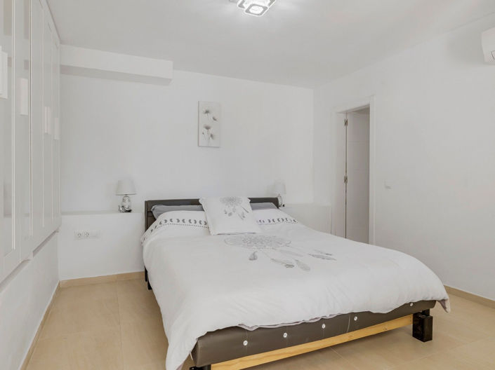 Image No.10-4 Bed House for sale