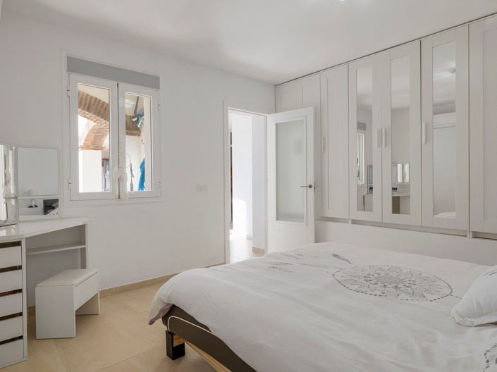 Image No.11-4 Bed House for sale