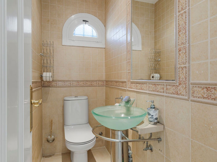 Image No.28-4 Bed House for sale