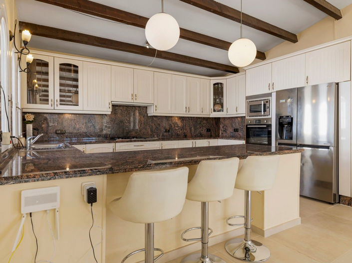 Image No.42-4 Bed House for sale