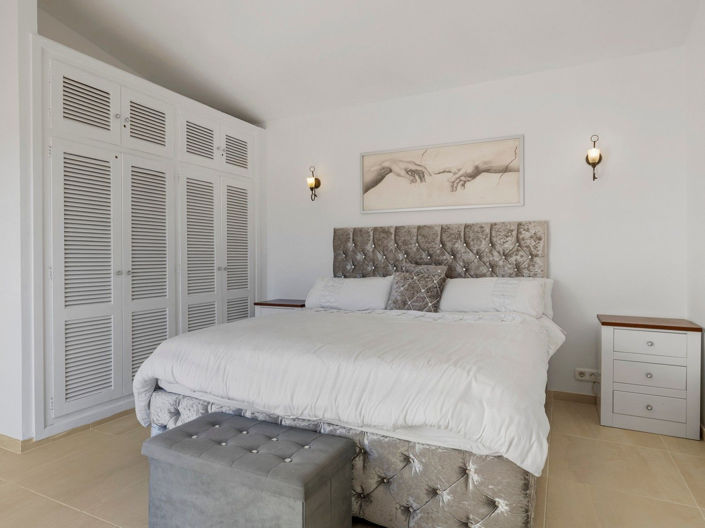 Image No.46-4 Bed House for sale