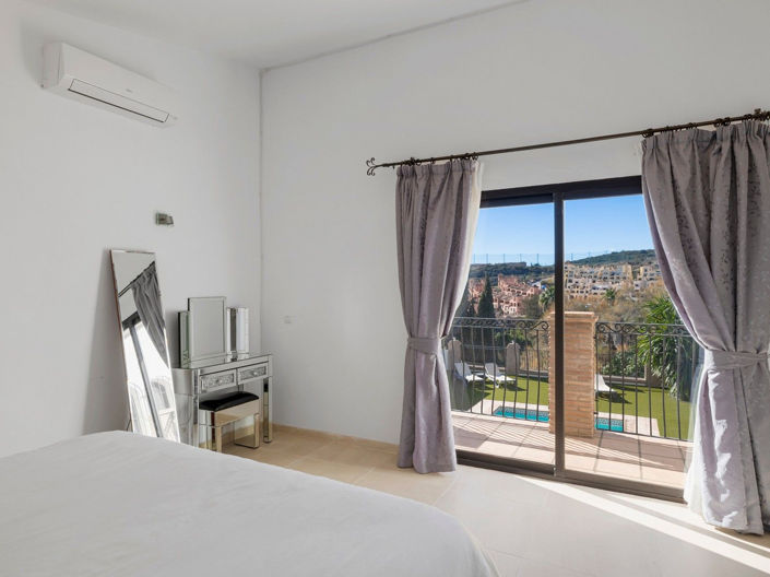 Image No.47-4 Bed House for sale